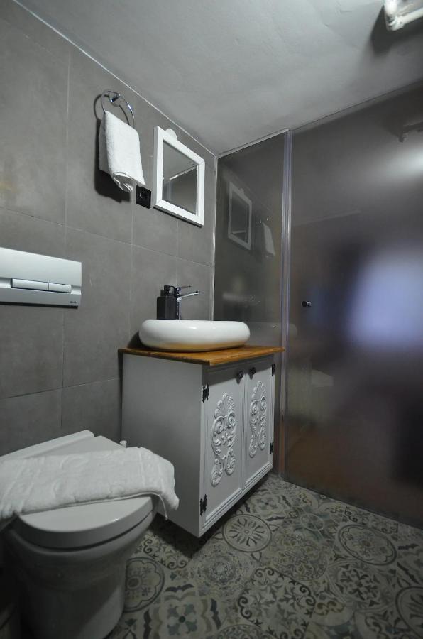 Downtown Two-Bedrom Apartment Tbilisi Exterior photo