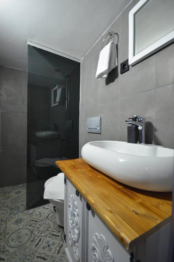 Downtown Two-Bedrom Apartment Tbilisi Exterior photo